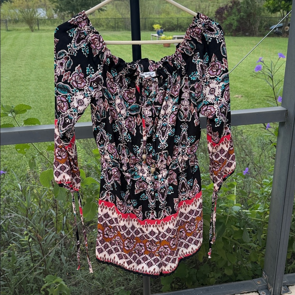 About a Girl fall long sleeve floral romper size small